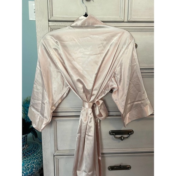 Baby pink 3/4 sleeve light robe with matching flip flops - Picture 5 of 7